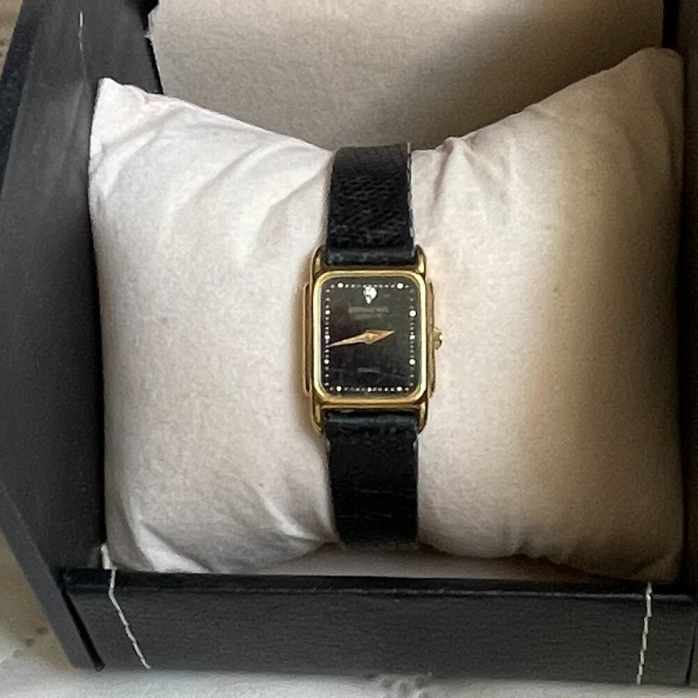 Vintage Raymond Weil Model 5700 Ladies watch with RW Leather Band